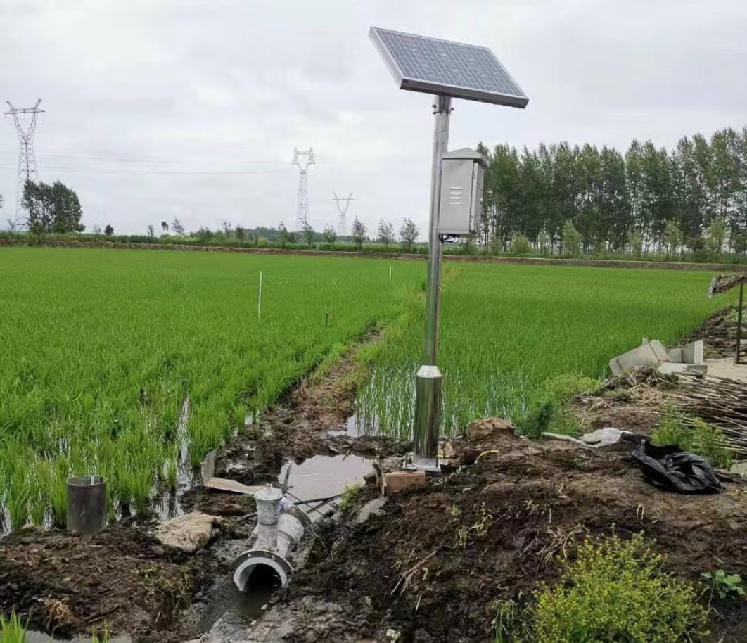 太陽(yáng)能供電非滿管流量計(jì)
